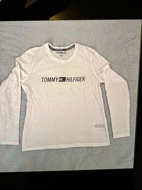 Tommy Hilfiger White Long Sleeve Logo Tee with Red and Blue Flag